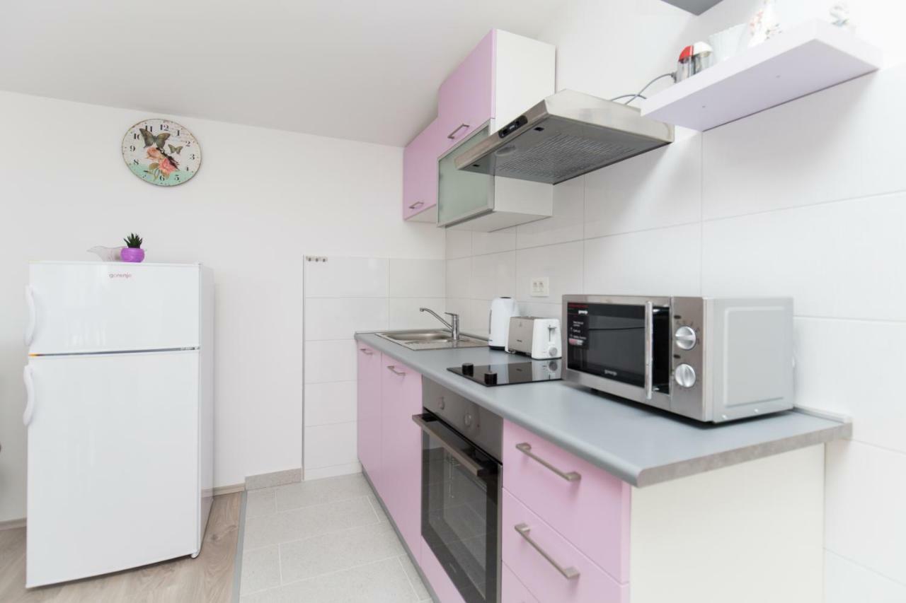 Apartment Paula Подстрана Екстериор снимка