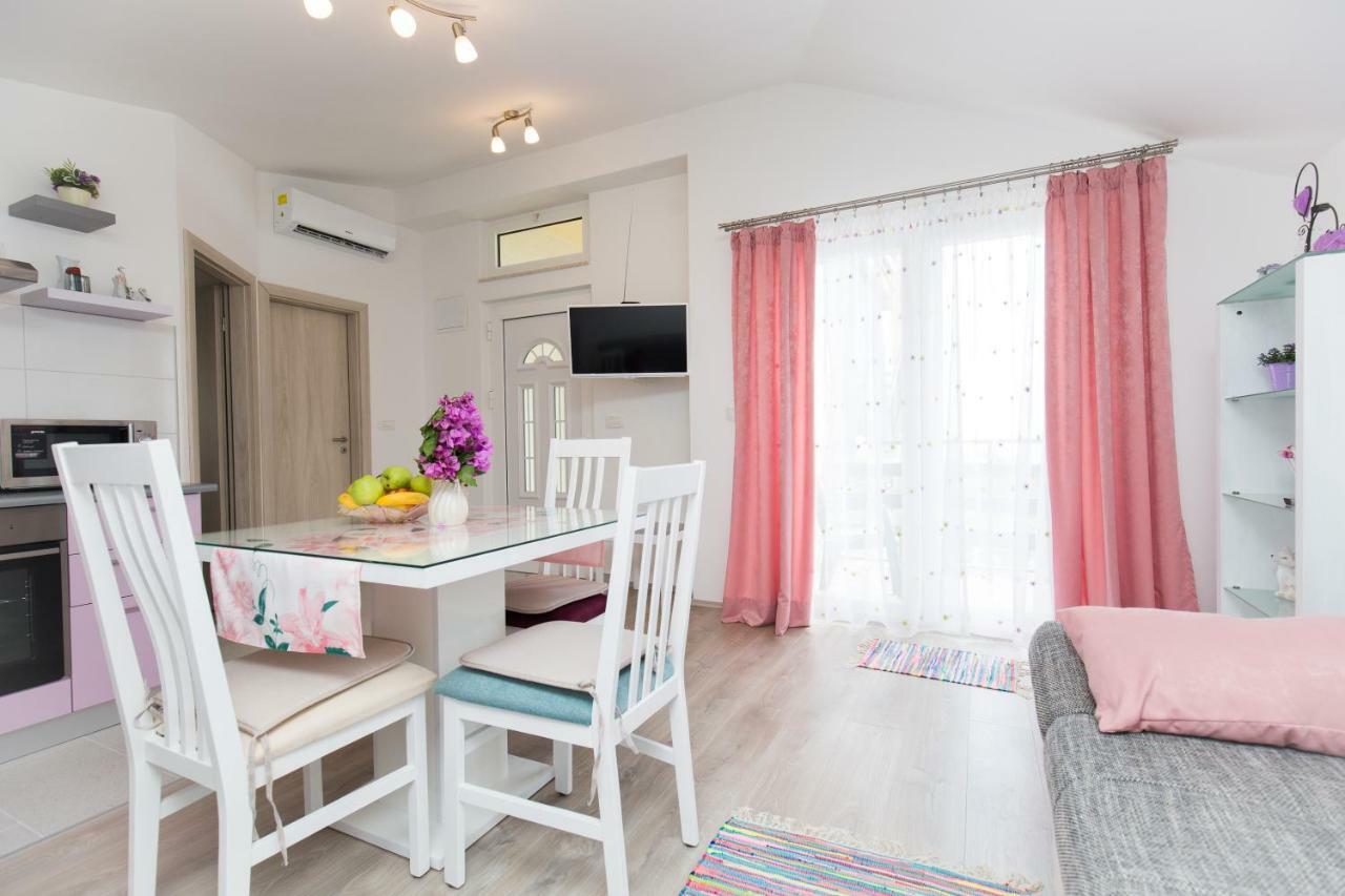 Apartment Paula Подстрана Екстериор снимка