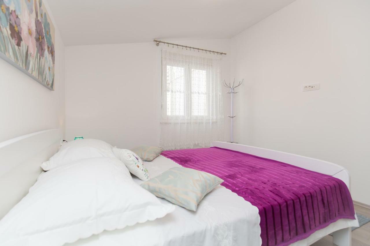 Apartment Paula Подстрана Екстериор снимка